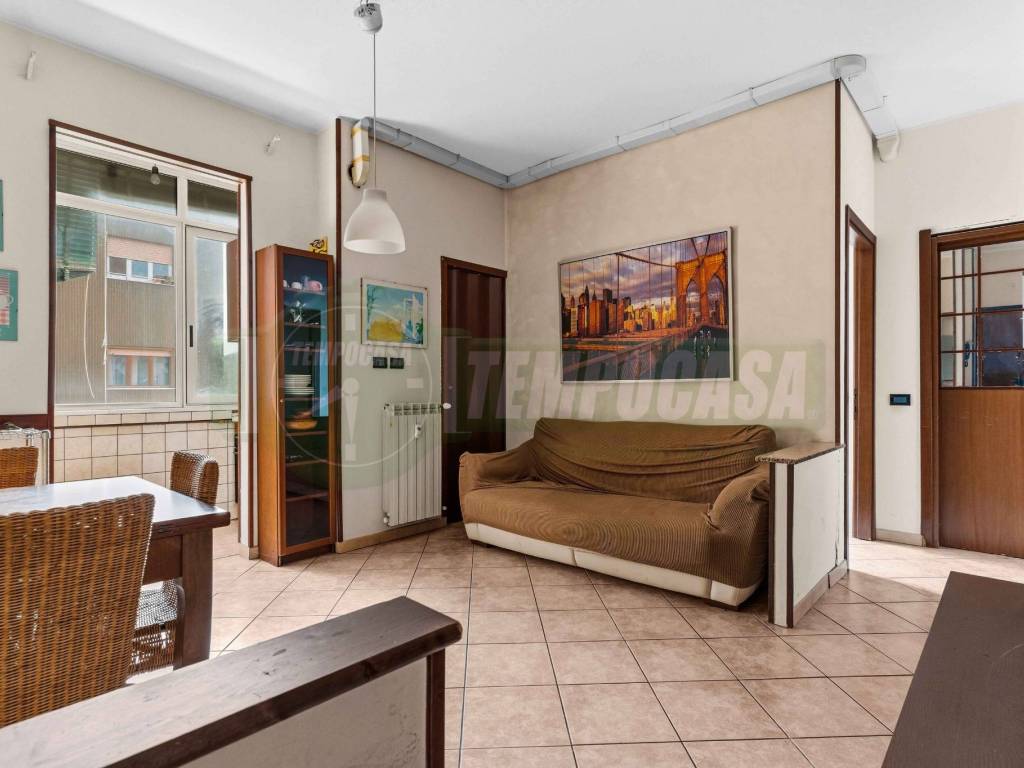 appartamento in vendita a Milano in zona Barona