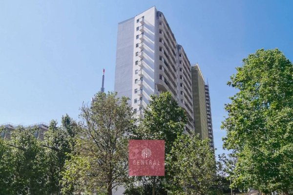 appartamento in vendita a Milano in zona Sempione
