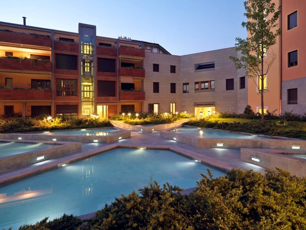 appartamento in vendita a Milano in zona Bocconi
