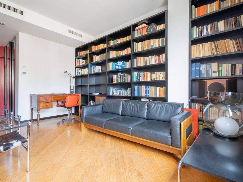 appartamento in vendita a Milano in zona Gorla