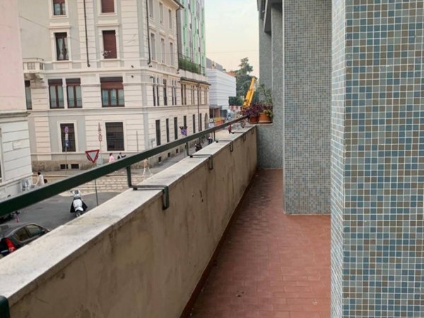 appartamento in vendita a Milano in zona Guastalla