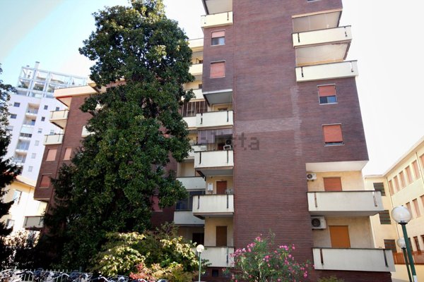 appartamento in vendita a Milano in zona Piazzale Lodi