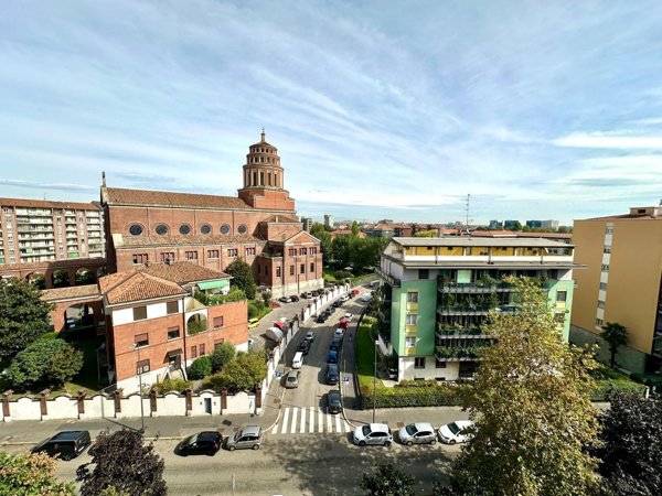appartamento in vendita a Milano in zona Città Studi