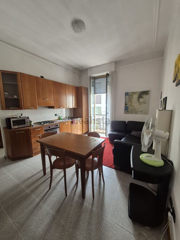 appartamento in vendita a Milano in zona Farini