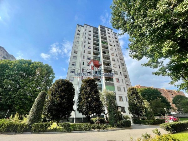 appartamento in vendita a Milano in zona Gallaratese