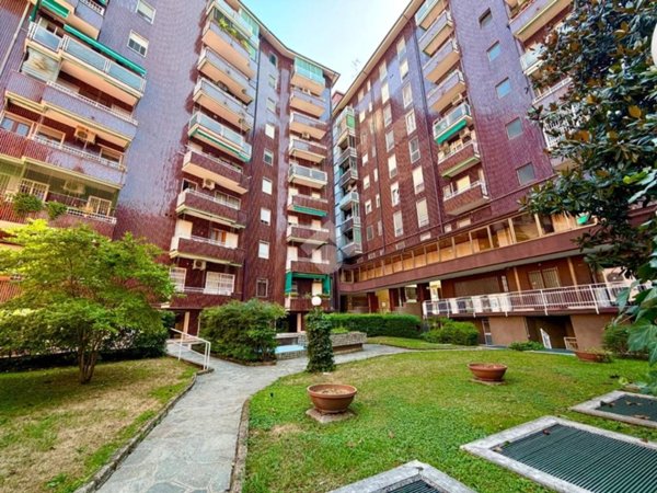 appartamento in vendita a Milano in zona Corvetto