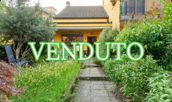 casa indipendente in vendita a Milano in zona Segnano