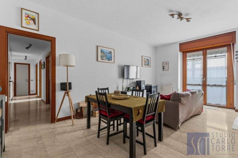 appartamento in vendita a Milano in zona Famagosta