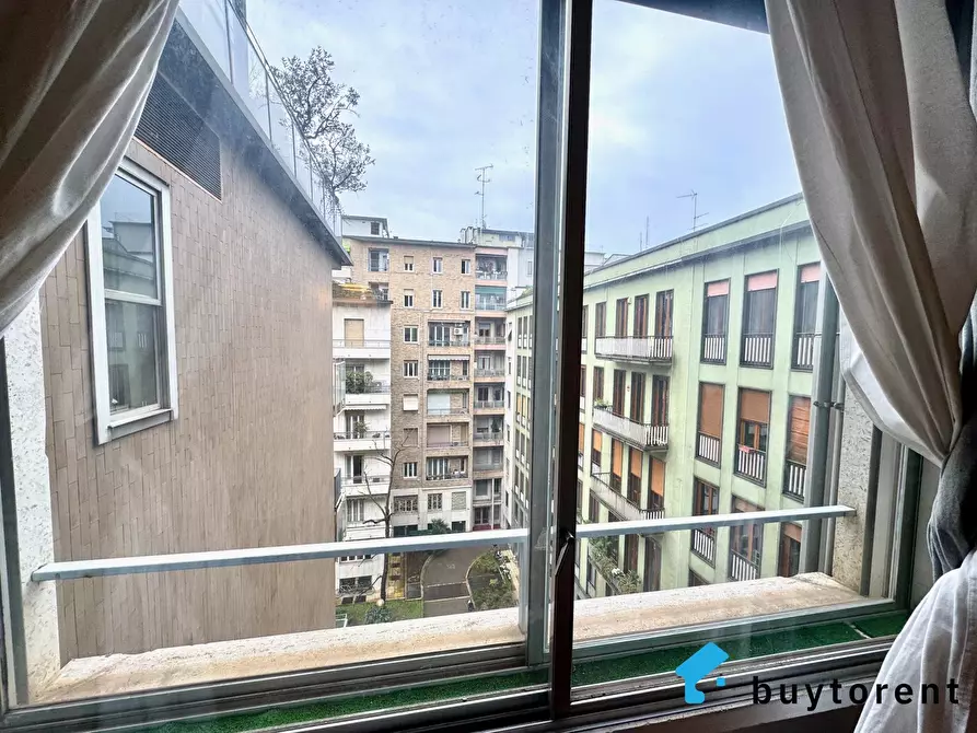 appartamento in vendita a Milano in zona Porta Nuova