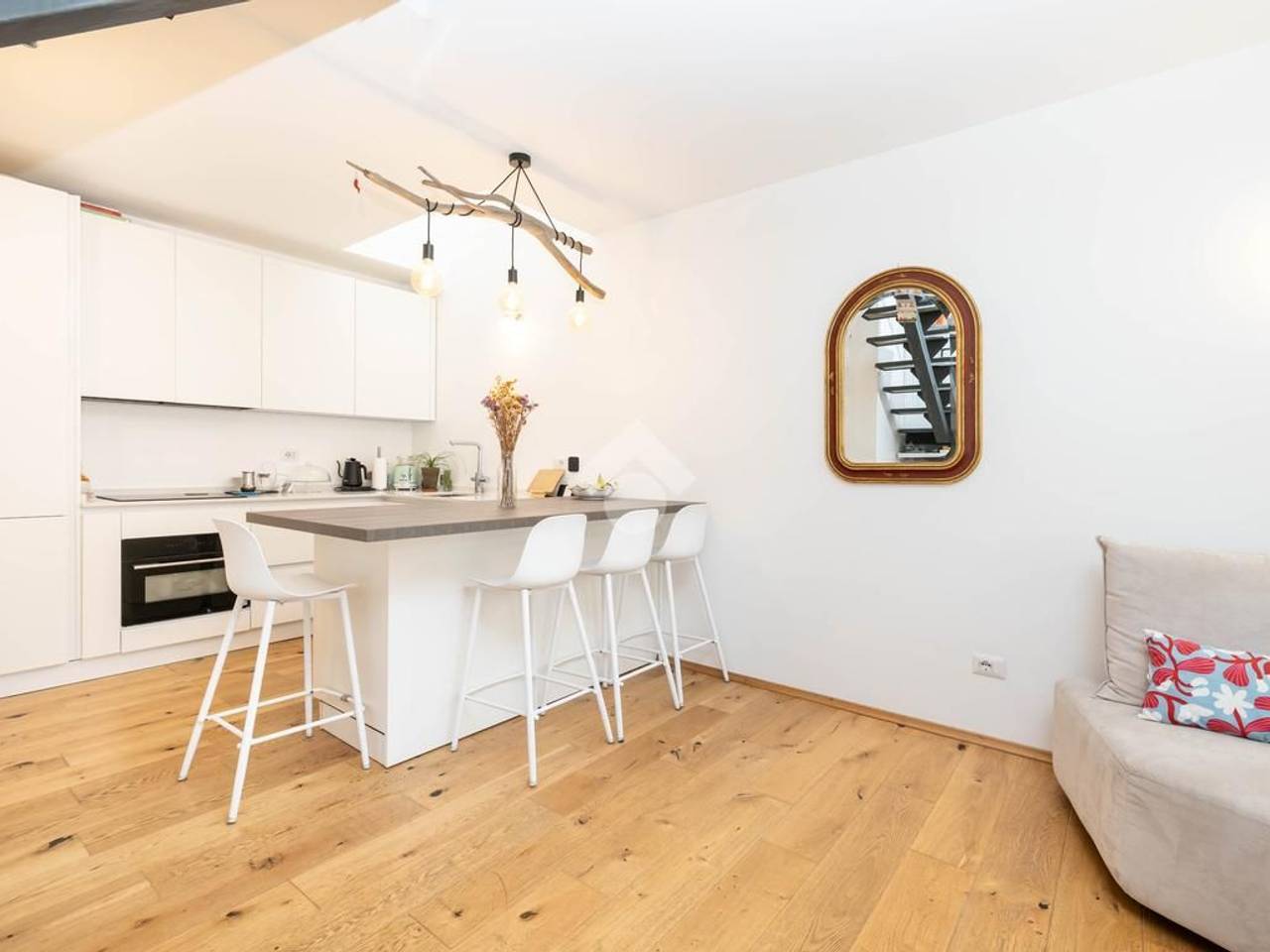 appartamento in vendita a Milano in zona Lorenteggio