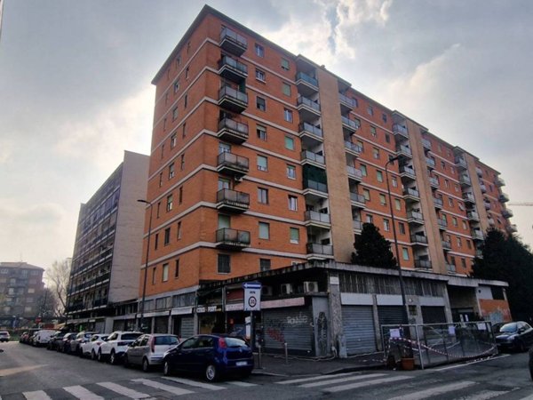 ufficio in vendita a Milano in zona Crescenzago