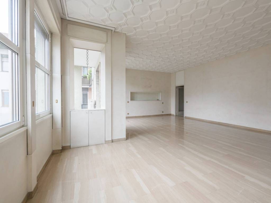 appartamento in vendita a Milano in zona Guastalla