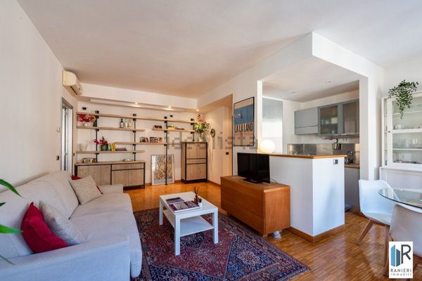 appartamento in vendita a Milano in zona Isola