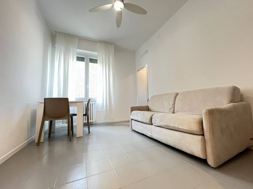 appartamento in vendita a Milano in zona Lorenteggio