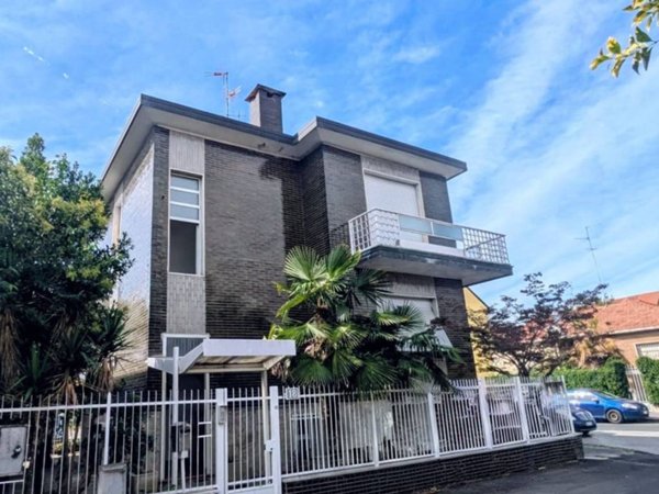 casa indipendente in vendita a Milano in zona Bovisasca