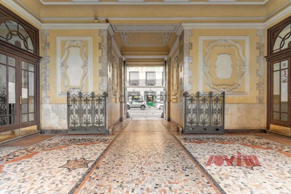 appartamento in vendita a Milano in zona Bocconi