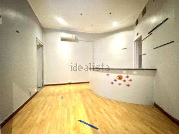 ufficio in vendita a Milano in zona Feltre