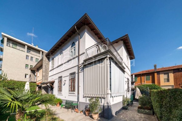 casa indipendente in vendita a Milano in zona Montalbino