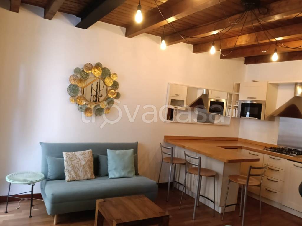 appartamento in vendita a Milano in zona Sant'Ambrogio