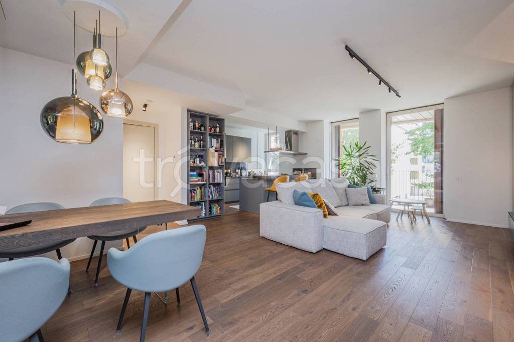 appartamento in vendita a Milano in zona Isola