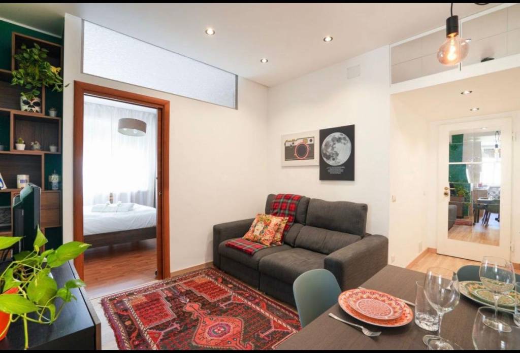 appartamento in vendita a Milano in zona Lorenteggio