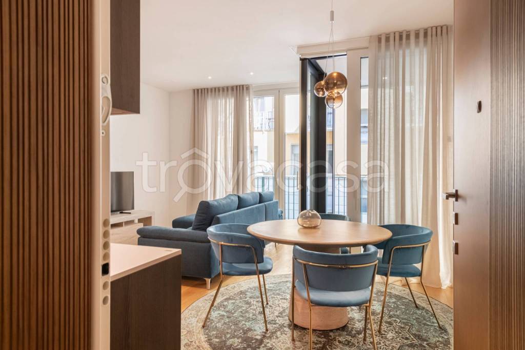 appartamento in vendita a Milano in zona Guastalla