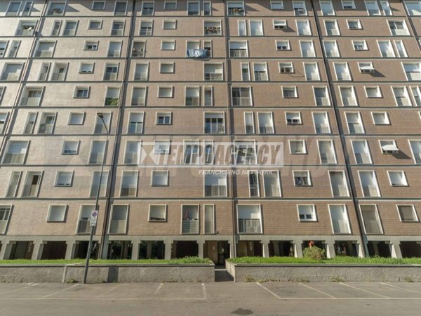 appartamento in vendita a Milano in zona Restocco Maroni