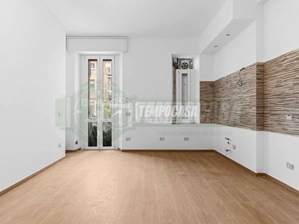 appartamento in vendita a Milano in zona Morivione