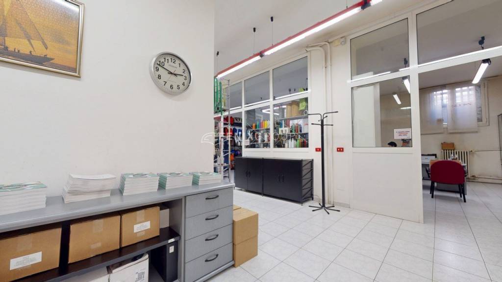 ufficio in vendita a Milano in zona Stazione Centrale