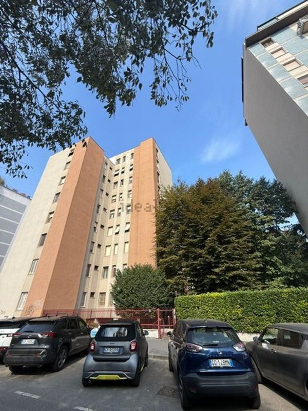 appartamento in vendita a Milano in zona Famagosta