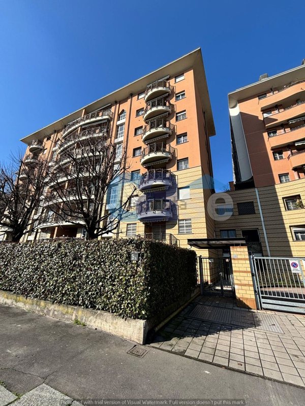 appartamento in vendita a Milano in zona Santa Giulia