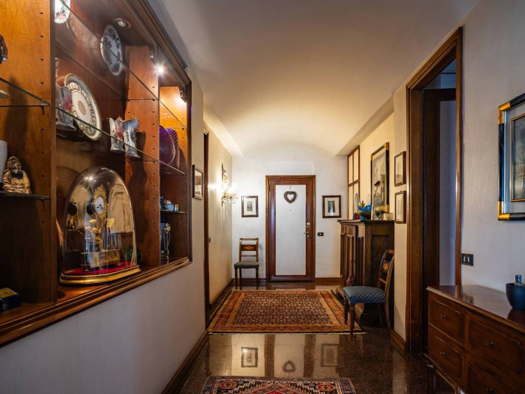 appartamento in vendita a Milano in zona XXII Marzo