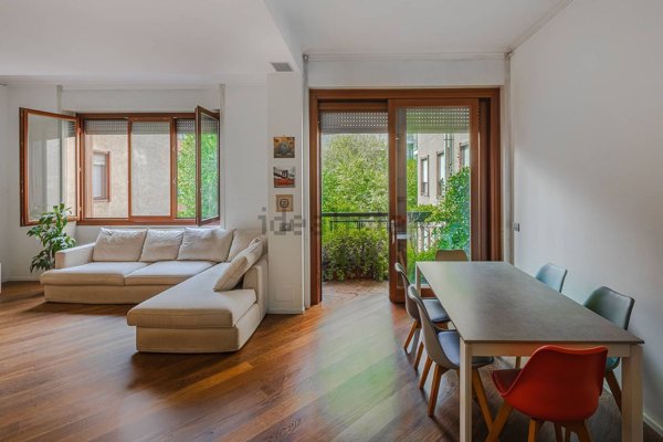 appartamento in vendita a Milano in zona Porta Monforte