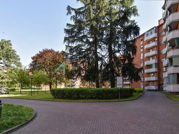 appartamento in vendita a Milano in zona Morsenchio
