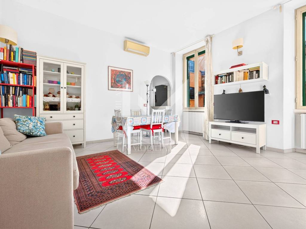 appartamento in vendita a Milano in zona De Angeli