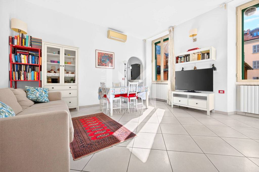 appartamento in vendita a Milano in zona De Angeli