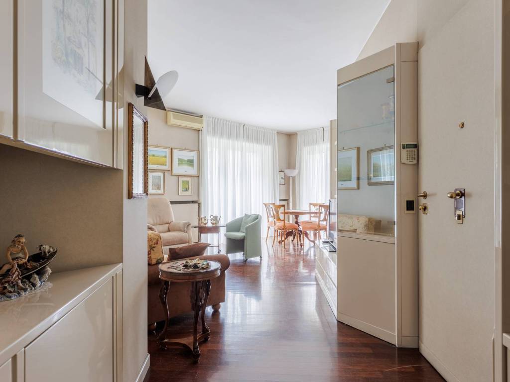 appartamento in vendita a Milano in zona Bande Nere