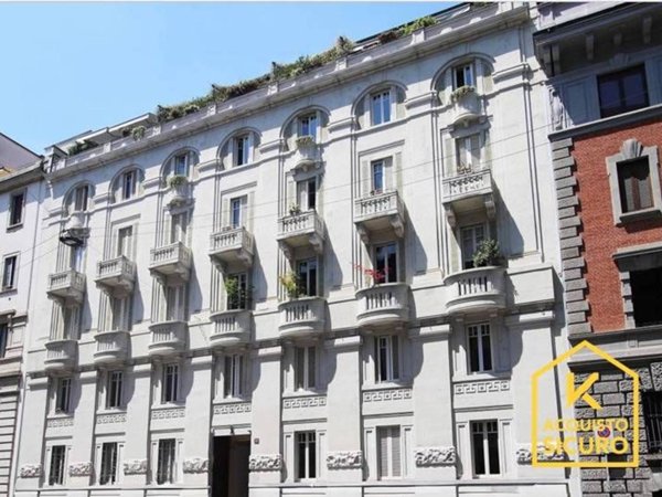 appartamento in vendita a Milano in zona Sant'Ambrogio