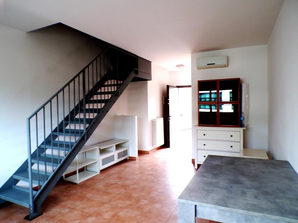 appartamento in vendita a Milano in zona Lorenteggio