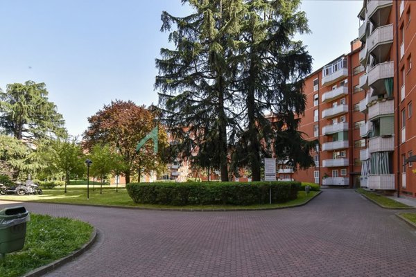 appartamento in vendita a Milano in zona Morsenchio