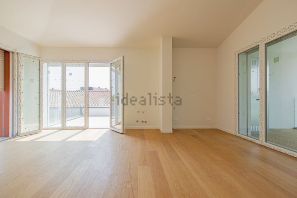 appartamento in vendita a Milano in zona Adriano