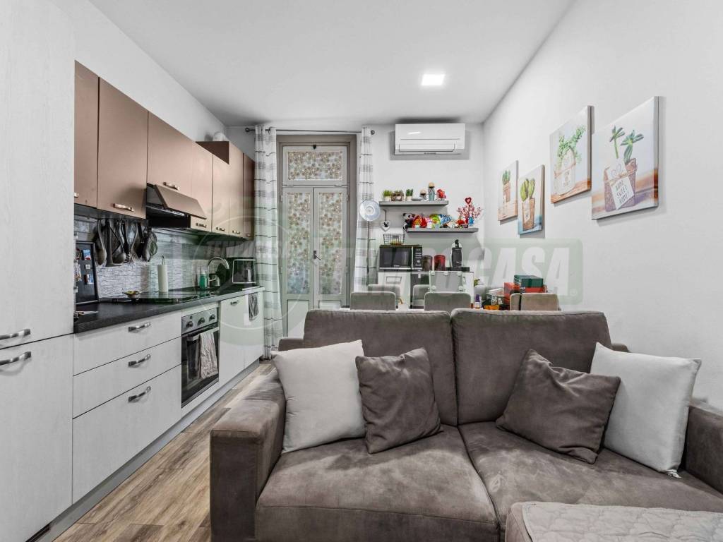 appartamento in vendita a Milano in zona Stadera