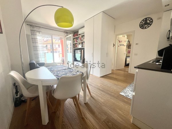 appartamento in vendita a Milano in zona Bullona
