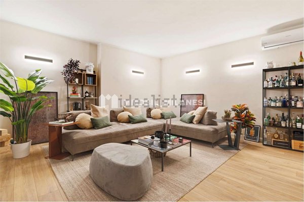 appartamento in vendita a Milano in zona Lorenteggio