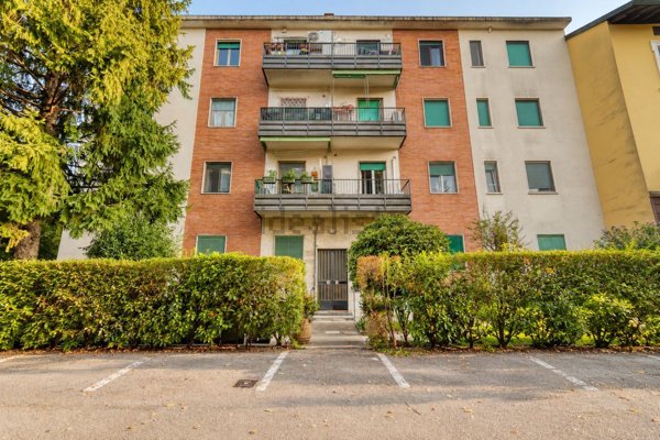 appartamento in vendita a Milano in zona Ponte Lambro