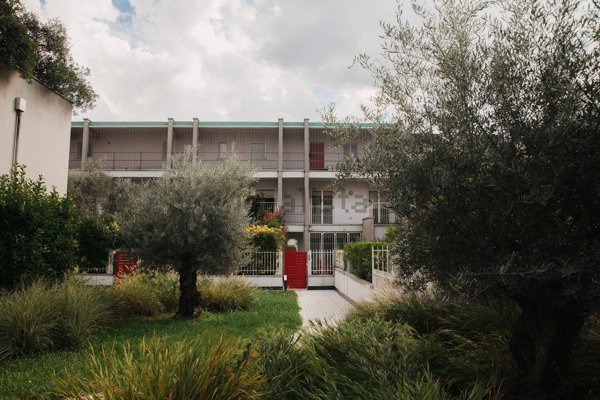 casa indipendente in vendita a Milano in zona Ponte Seveso