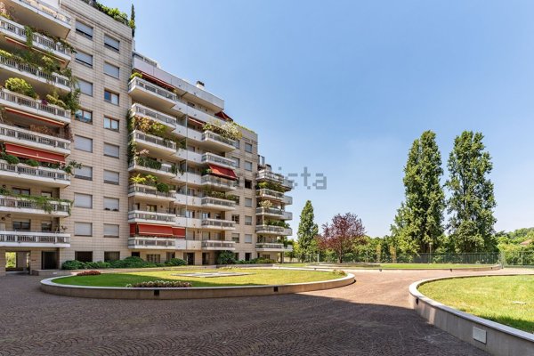 appartamento in vendita a Milano in zona Bocconi