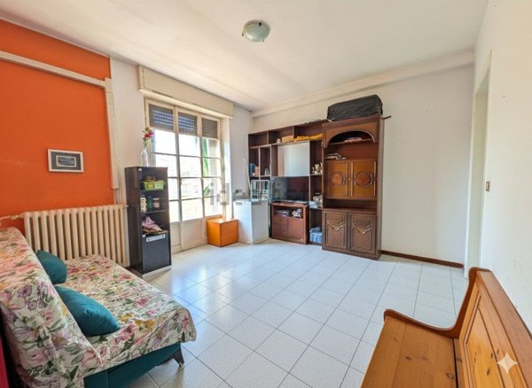appartamento in vendita a Milano in zona Lorenteggio