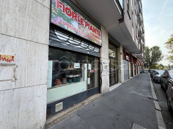 appartamento in vendita a Milano in zona Lorenteggio