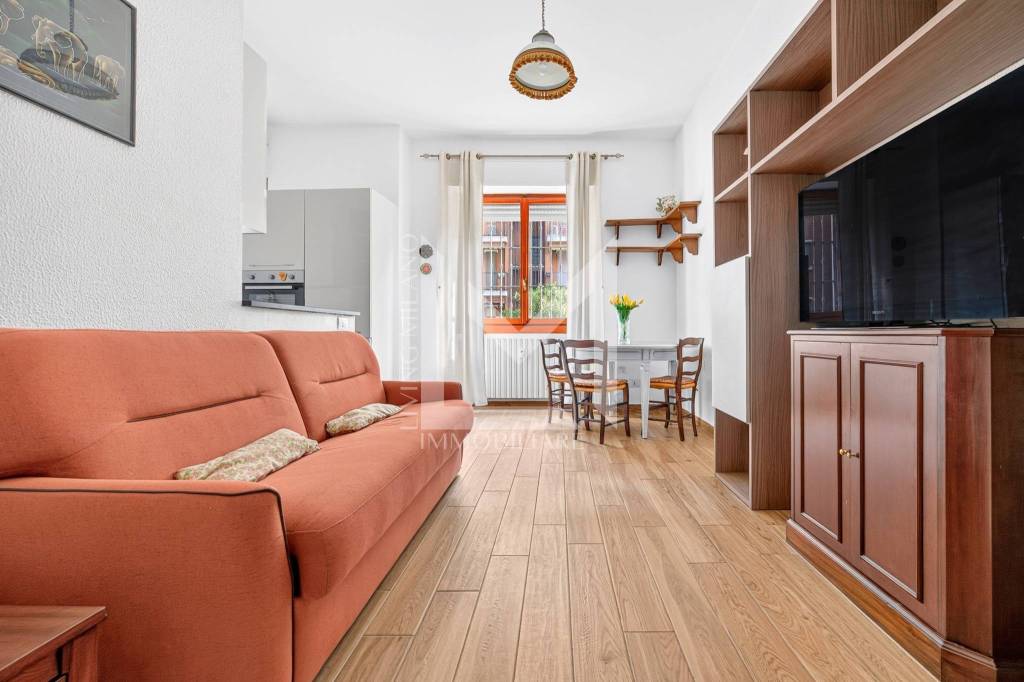 appartamento in vendita a Milano in zona Baggio